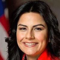 Nanette Barragán