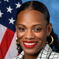 Summer Lee